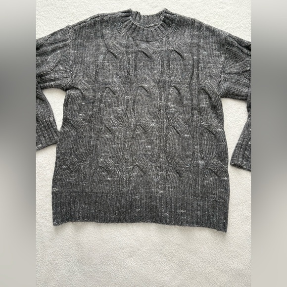 NWT - AE Whoa So Soft Cable Knit Sweater. Size Small. - Picture 5 of 9